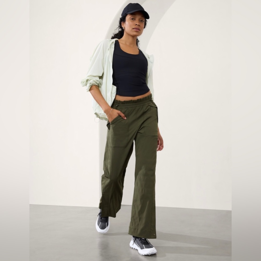 Athleta Trekkie Parachute Pant Size 4 Color Aspen Olive